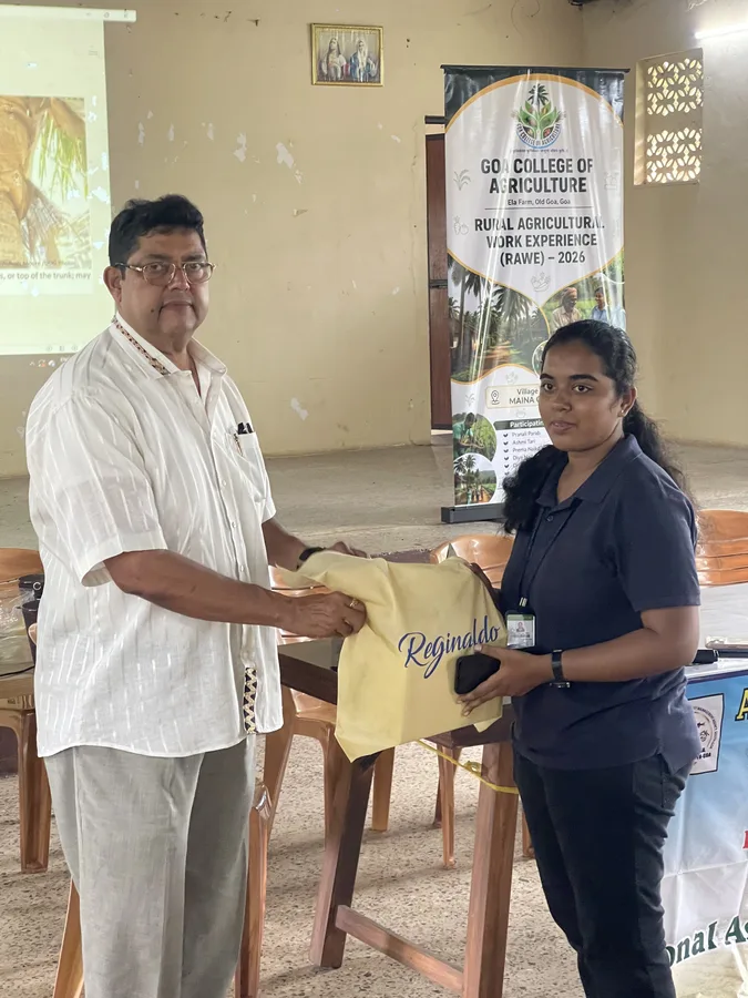 Presenting educational materials to student at training program