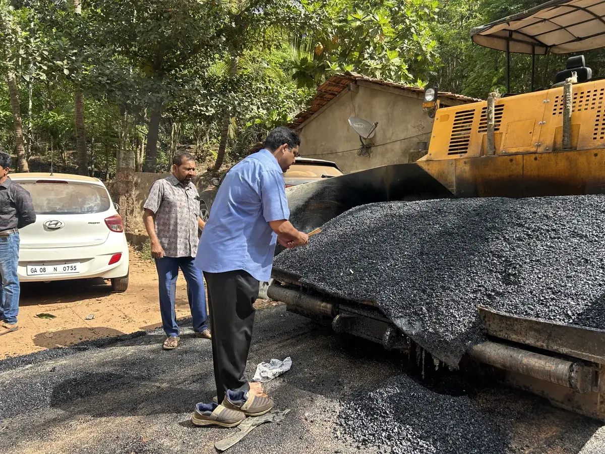Blessing and commencement of road hotmixing project in Curtorim